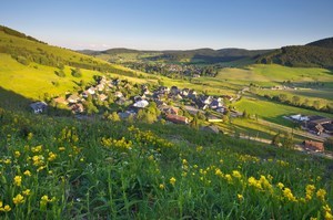 Blick ins Bernauer Hochtal über den Ortsteil Hof hinweg. Foto: Michael Arndt Blick ins Bernauer Hochtal über den Ortsteil Hof hinweg. Foto: Michael Arndt
