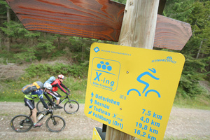 Mountainbiken im Bernauer Hochtal: Auch die Bike Crossing Schwarzwald passiert die Höhen von Bernau. Foto: Gerhard Eisenschink/STG Mountainbiken im Bernauer Hochtal: Auch die Bike Crossing Schwarzwald passiert die Höhen von Bernau. Foto: Gerhard Eisenschink/STG