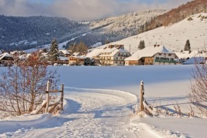 Winterwanderweg entlang der Bernauer Alb. Foto: Ute Maier Winterwanderweg entlang der Bernauer Alb. Foto: Ute Maier